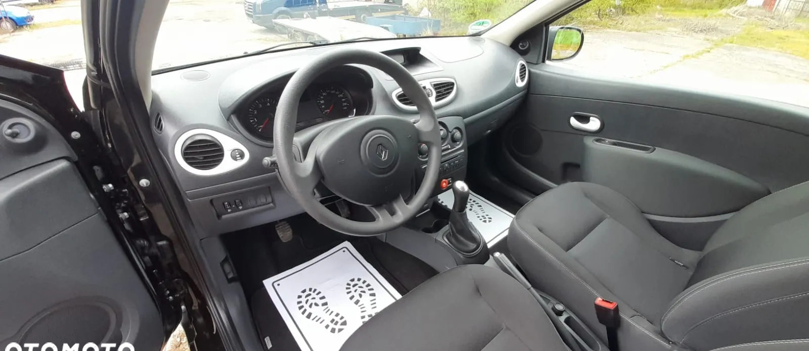 Renault Clio cena 16500 przebieg: 165500, rok produkcji 2011 z Wojcieszów małe 191